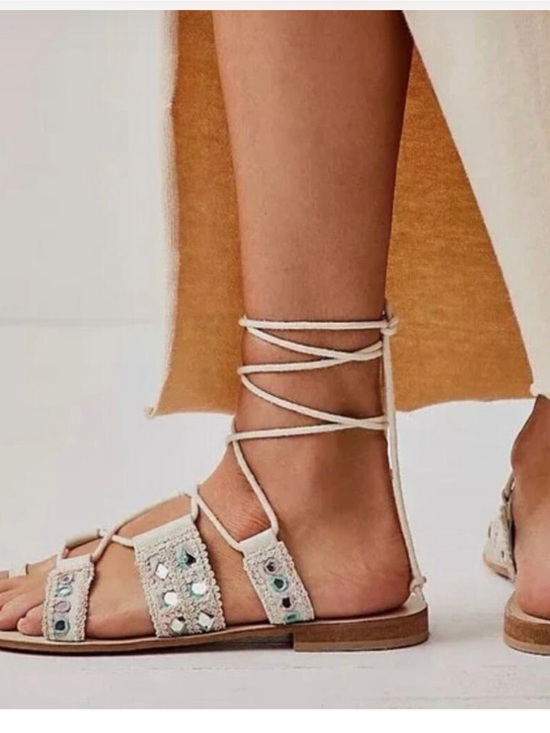 Free People Shoes - FREE PEOPLE NWT 9 Mantra Mirror Sandals / Natural